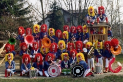 1984-1985 Winzerblusen und Masken